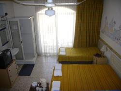 lingo guesthouse bugibba triple room