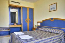primera hotel bugibba double room blue