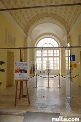 entrance of the Auberge d'Italie tourism office