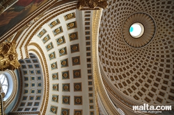 Details and the rotunda of Mosta Dome