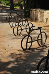 Bikes facilities in Buskett Gardens