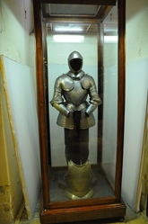 complete armour in the palace armoury in valletta