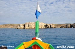 Alex Cave in Comino from dive boat