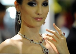 jewelry-exhibition jewelry-exhibition