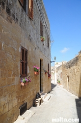 Narrow street in gudja