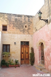 Nice old house in Gudja