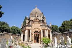 Chapel in Lija cemetery Chapel in Lija cemetery
