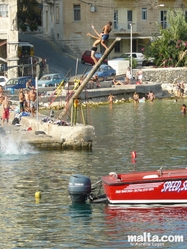Water game in Spinola Bay