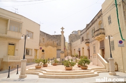 Monument in the streets of Zurrieq Monument in the streets of Zurrieq