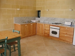 Dar ta censina kitchen.