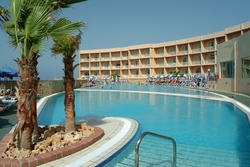 Paradise Bay Hotel Outdoor pool