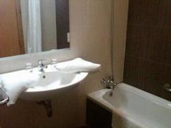 Bella vista suites qawra bathroom