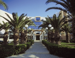 Facade of the Dolmen Hotel Bugibba