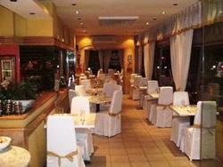 traveller's lodge qawra formal restaurant