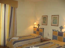 Twin room at Rafael Spinola Hotel