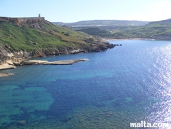 nature surrounding Gnejna Bay