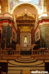Altar of Senglea parish church Altar of Senglea parish church