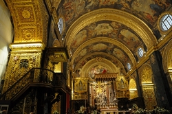 altar and pulpit in St. john's cathedral valletta