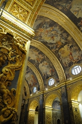 ceiling and pillar in St. john's cathedral valletta