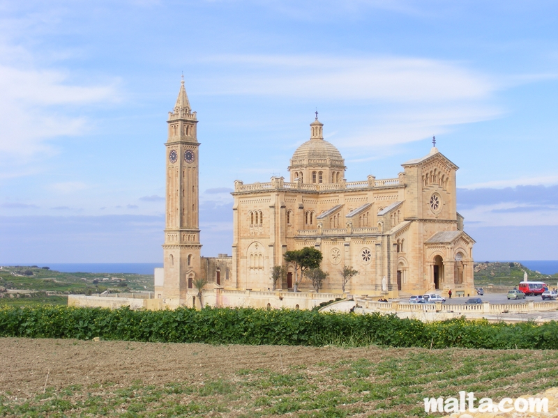 Cathedral-EU18 WBI0258-Walter Bibikow Towel 15 x 22 Basilica of Ta-Pinu Gharb 3dRose Malta Gozo 