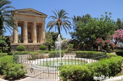 overview of the Lower Barrakka Gardens