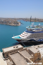 view of grand harbour from the Upper Barrakka Gardens valletta