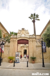 entrance to the National Museum of Natural History