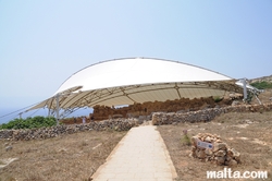 path to Mnajdra Temples near Qrendi