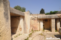 multiple rooms at tarxien temples